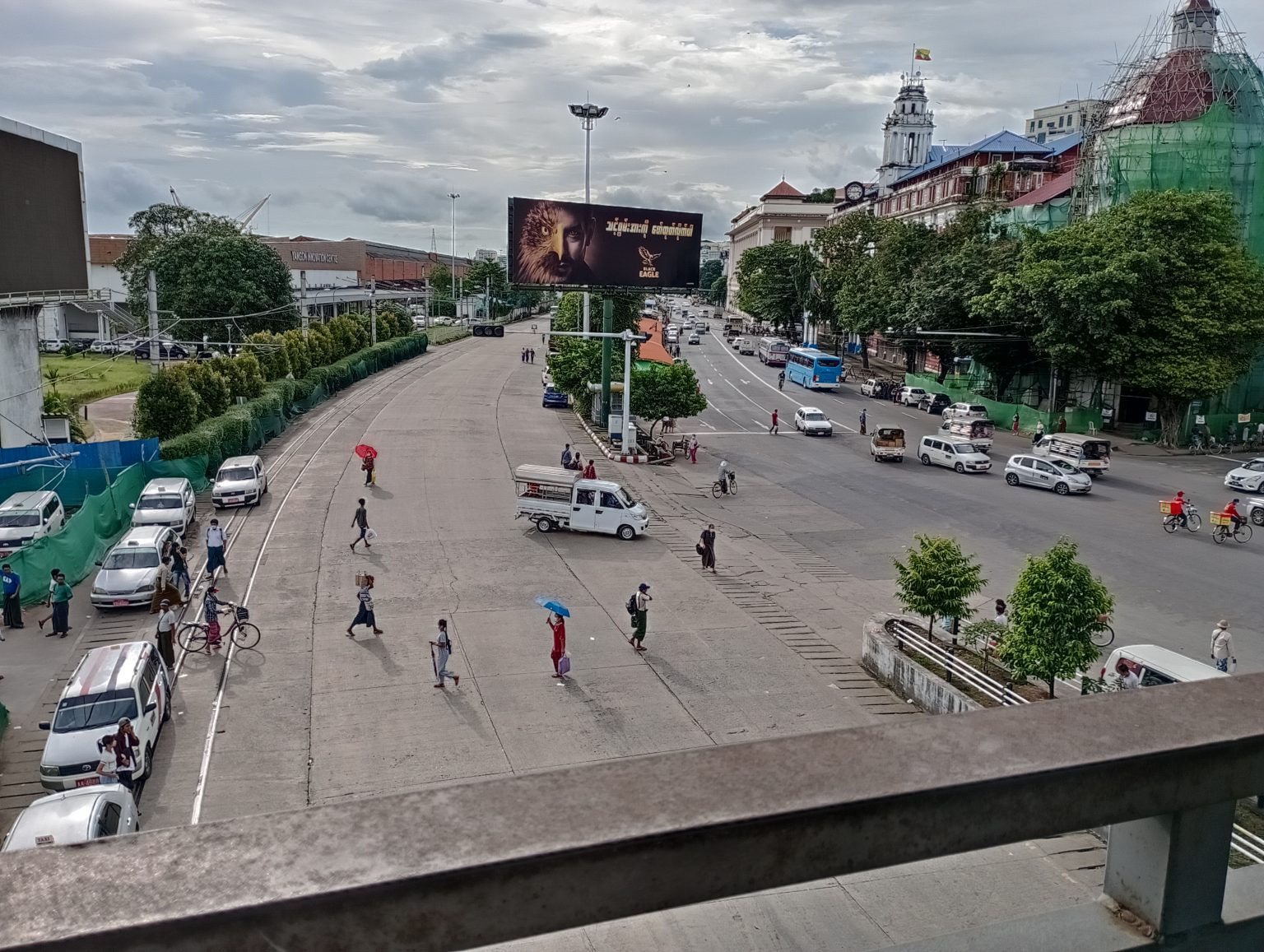 農村地帯が続くダラ地区を視察 ミャンマーなび